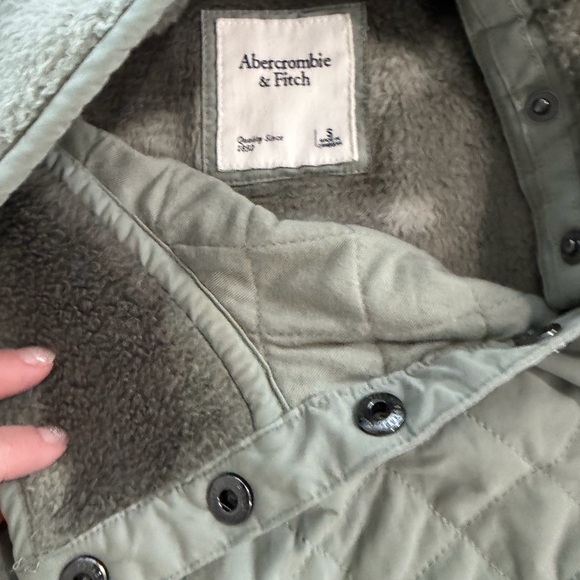 Abercrombie & Fitch Quilted Fleece Jacket - Olive - Picture 3 of 3